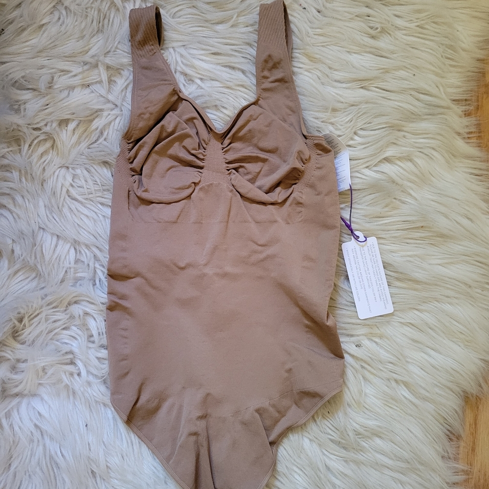 Shaping thong bodysuit